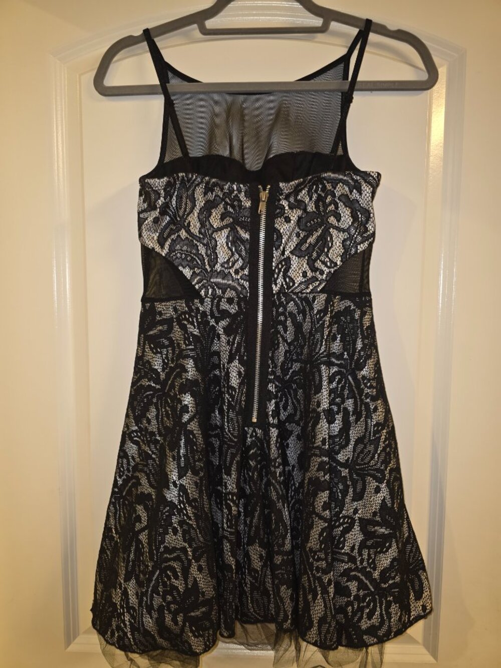 Dress - Picture 4 of 5